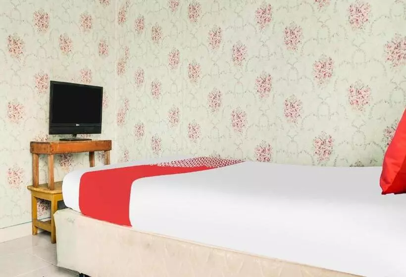 Hotelli Oyo 92110 Christine Home Stay Syariah