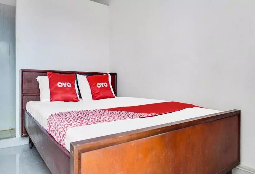 Hotelli Oyo 92110 Christine Home Stay Syariah