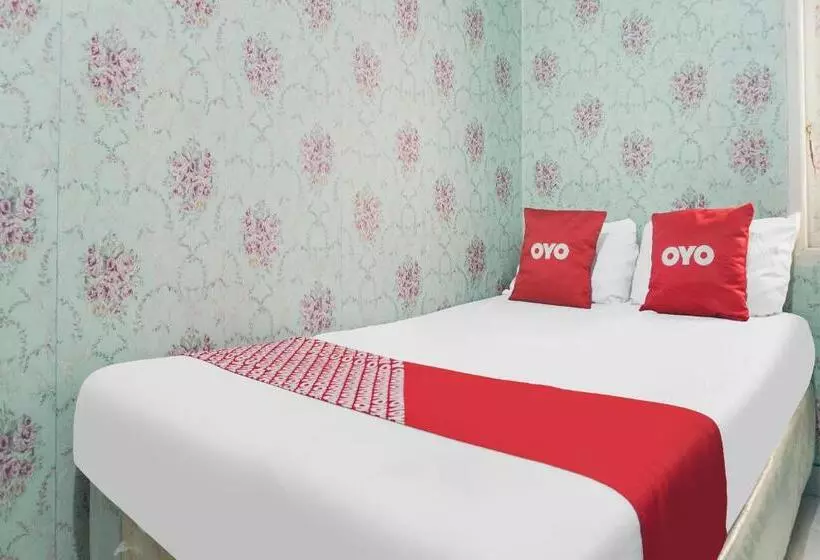 Hotelli Oyo 92110 Christine Home Stay Syariah
