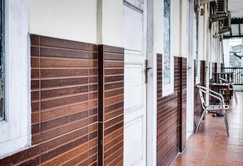 فندق Oyo 92110 Christine Home Stay Syariah