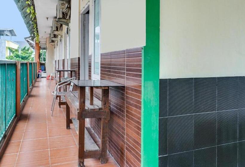 فندق Oyo 92110 Christine Home Stay Syariah