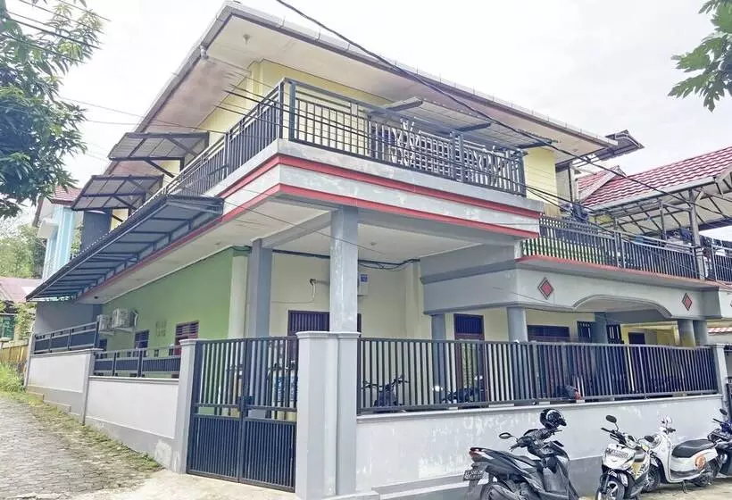 ホテル Spot On 92037 Jokotole 2 Homestay
