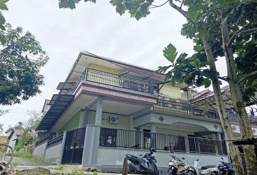 ホテル Spot On 92037 Jokotole 2 Homestay