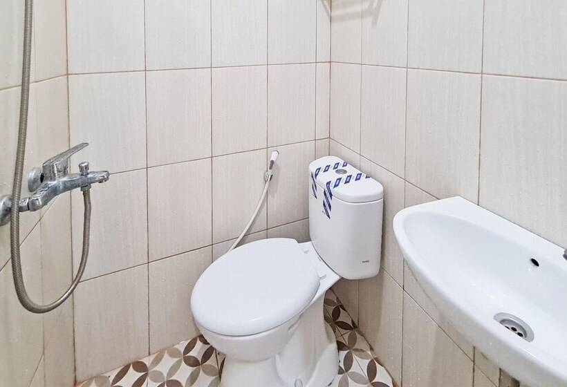 ホテル Spot On 92037 Jokotole 2 Homestay