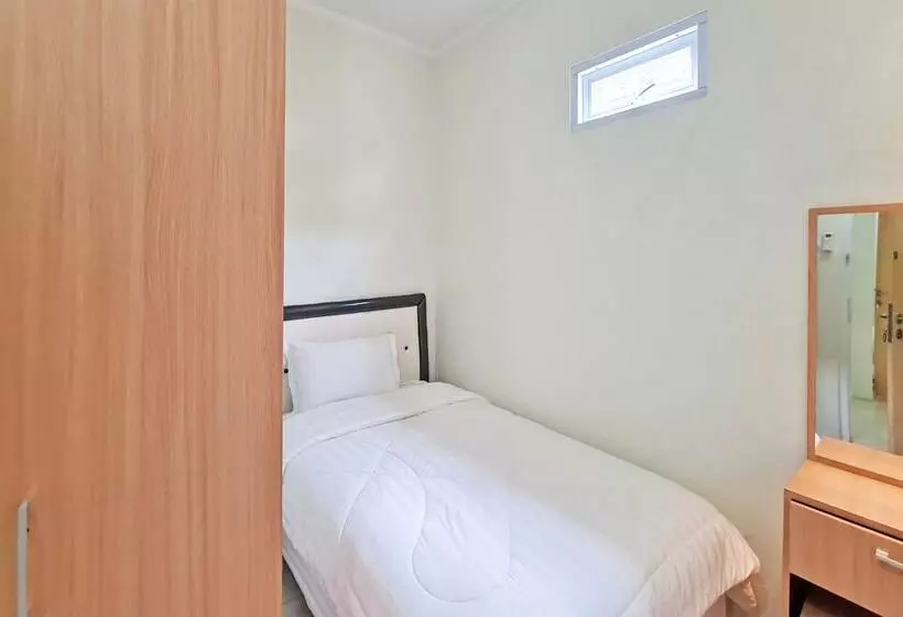 ホテル Spot On 92037 Jokotole 2 Homestay