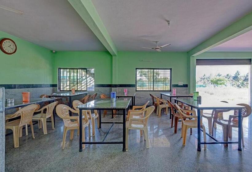 Hotel Spot On B R Comforts Krs Back Water