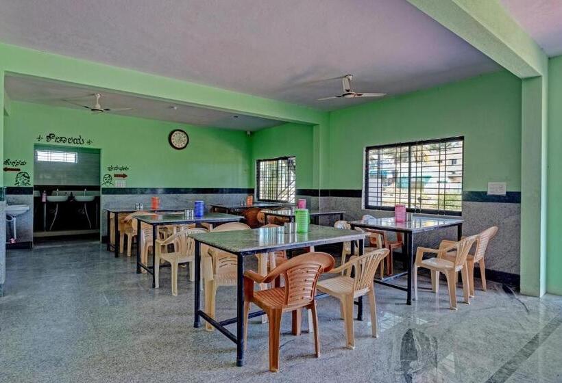 Hotel Spot On B R Comforts Krs Back Water