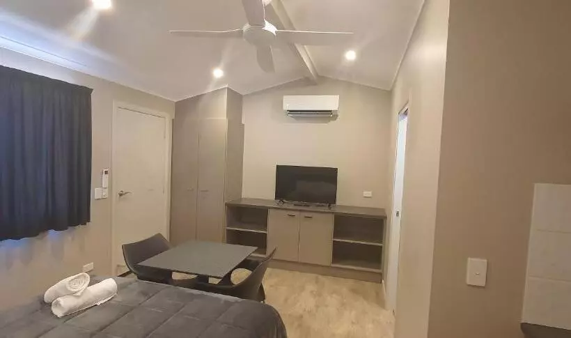 Motelli Sunset Caravan Park Woolgoolga