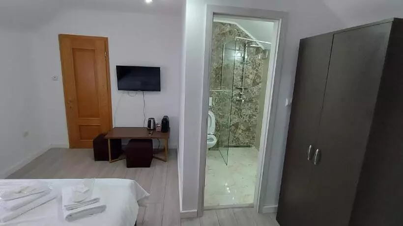 Majatalo Antic House