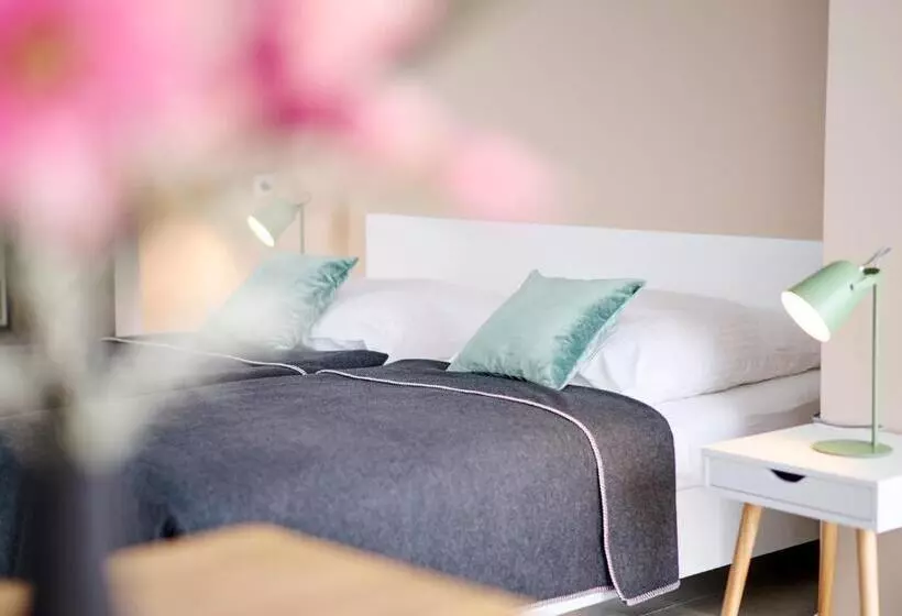 Majatalo Bei Meyers   Zwenkauer See