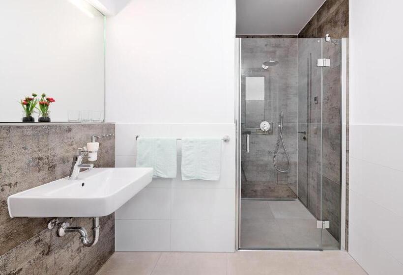 Пансион Bei Meyers   Zwenkauer See