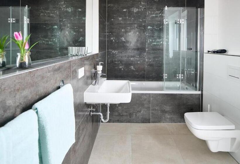 Пансион Bei Meyers   Zwenkauer See