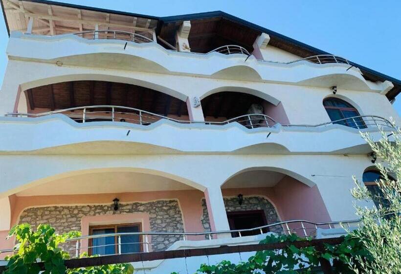 پانسیون Casadolcecasa