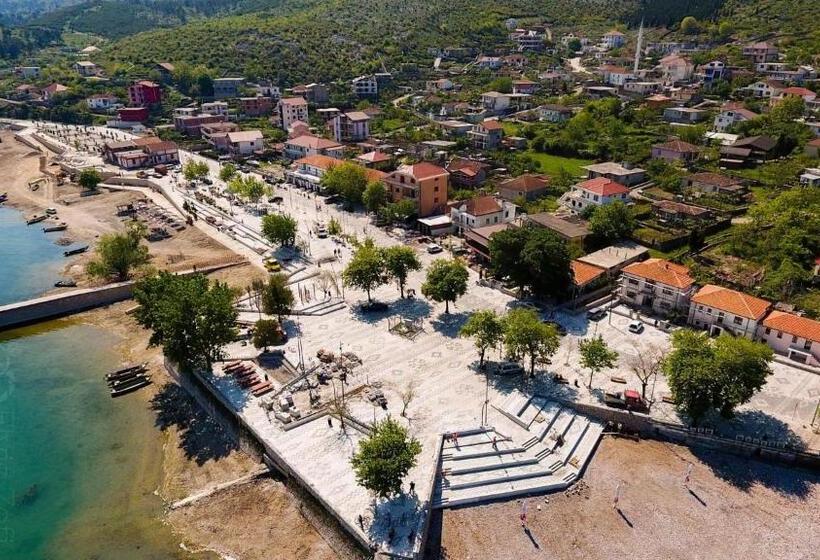 پانسیون Casadolcecasa