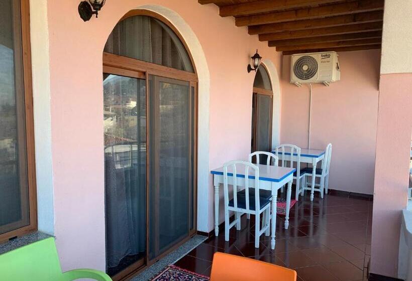 پانسیون Casadolcecasa