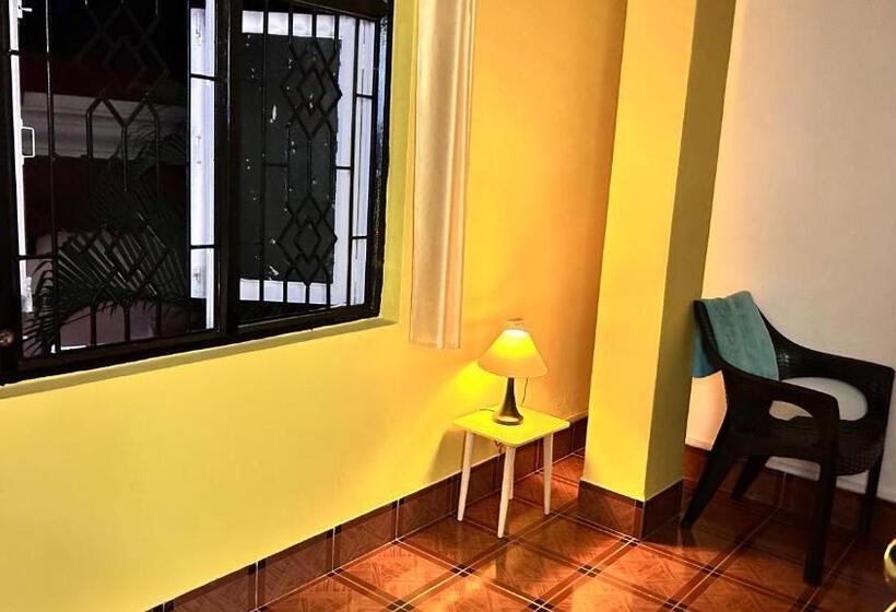 פנסיון Muffys Guest House