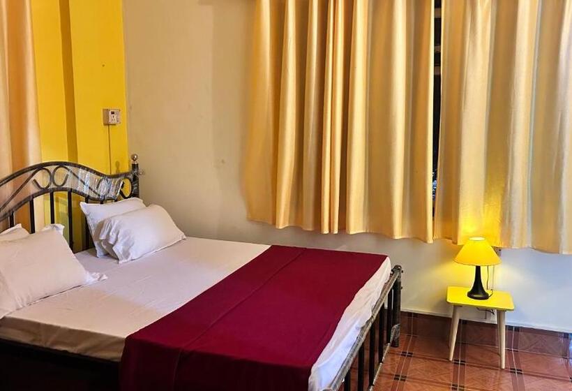 פנסיון Muffys Guest House