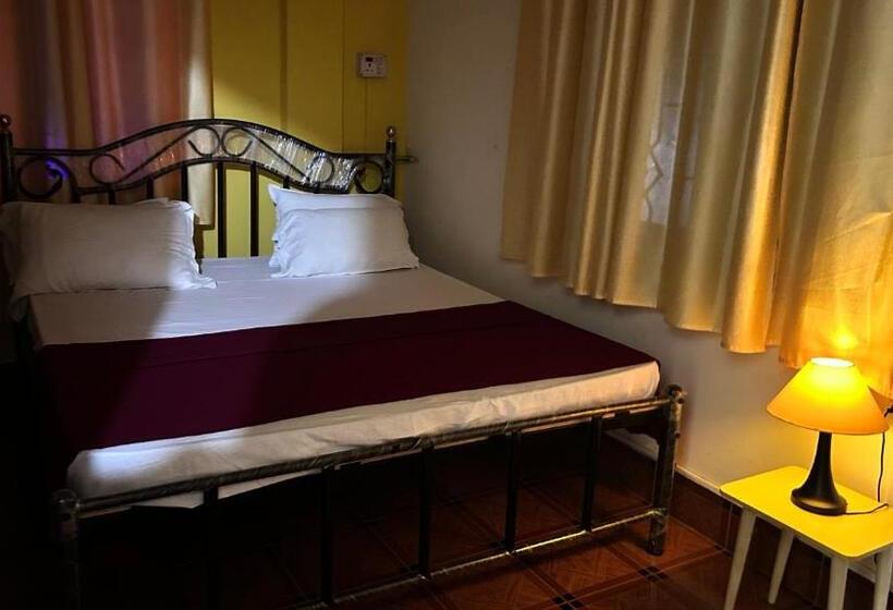 פנסיון Muffys Guest House