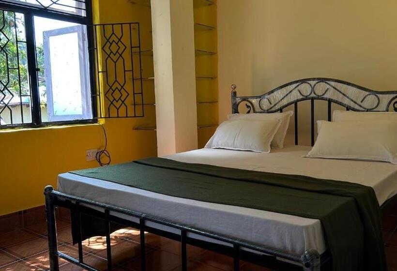 פנסיון Muffys Guest House