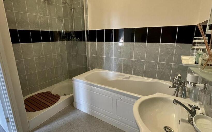 Пансион Portman Lodge