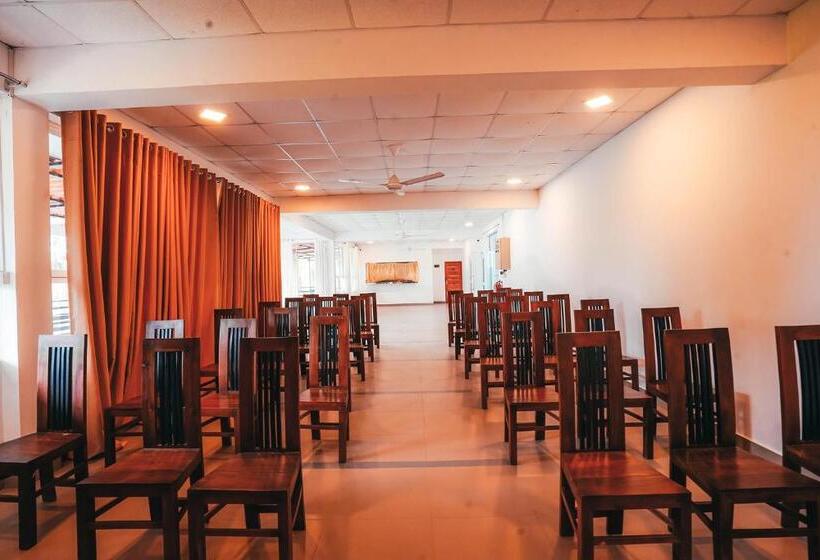 פנסיון Sun Ray Rest House