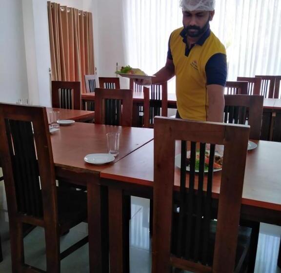 פנסיון Sun Ray Rest House