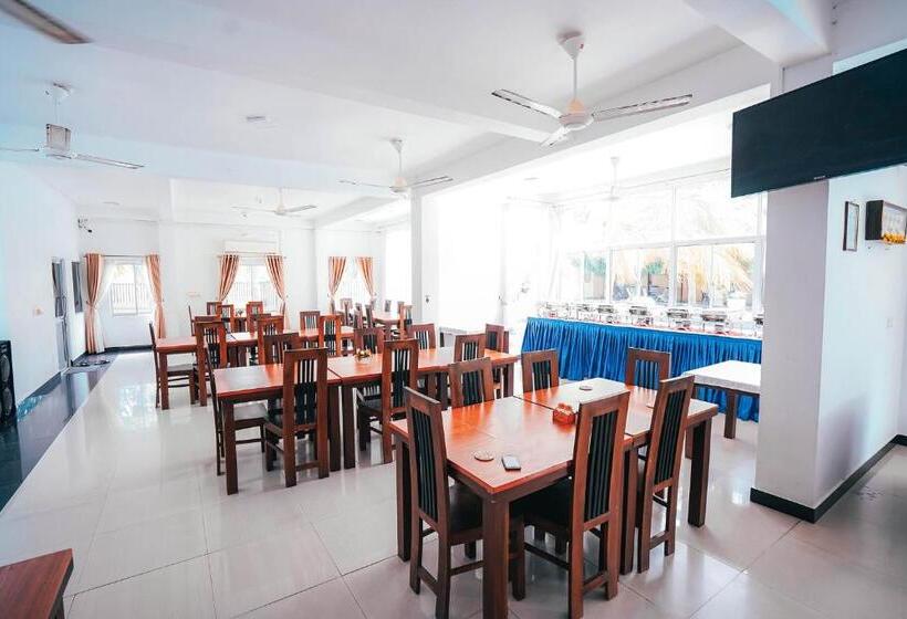 פנסיון Sun Ray Rest House