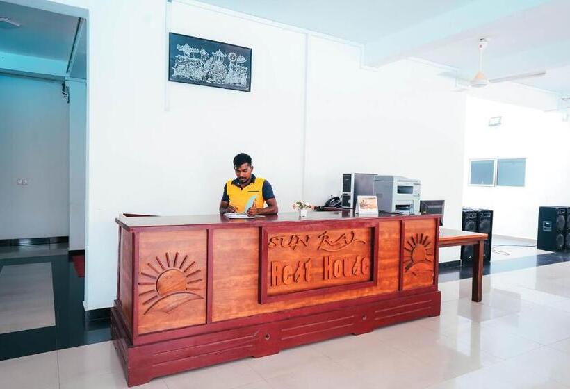 פנסיון Sun Ray Rest House