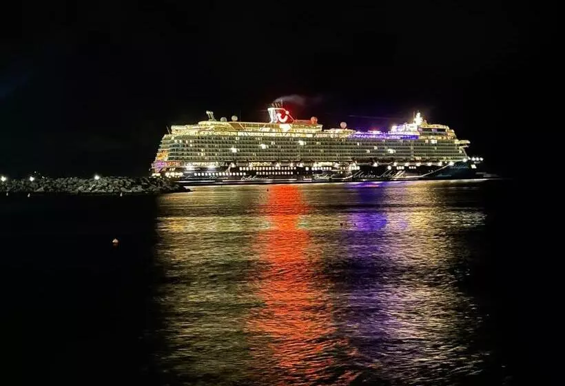 پانسیون The Colosseum