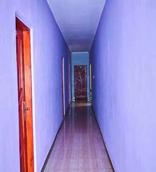 تختخواب و صبحانه Safari Park House