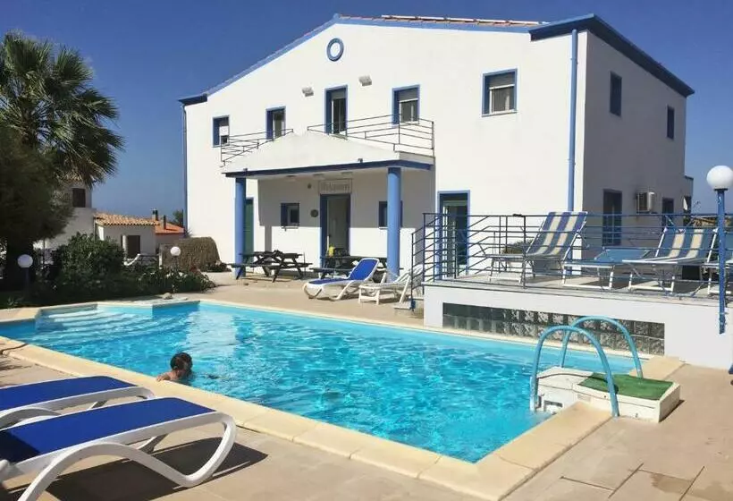 Aamiaismajoitus (B&B) Villa Acquamarina