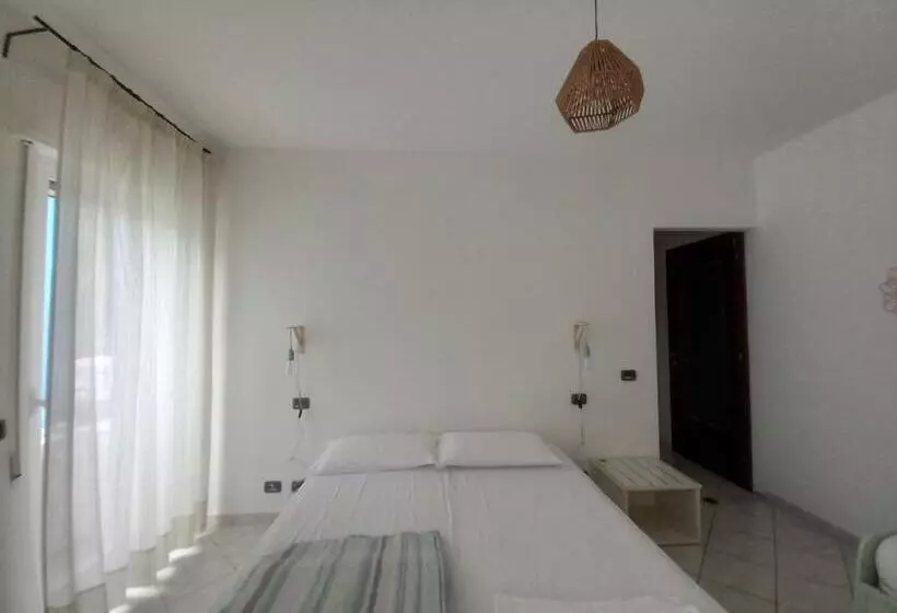 Aamiaismajoitus (B&B) Villa Acquamarina