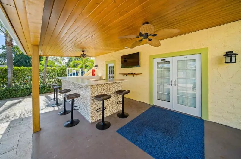 Capri Inn Villa