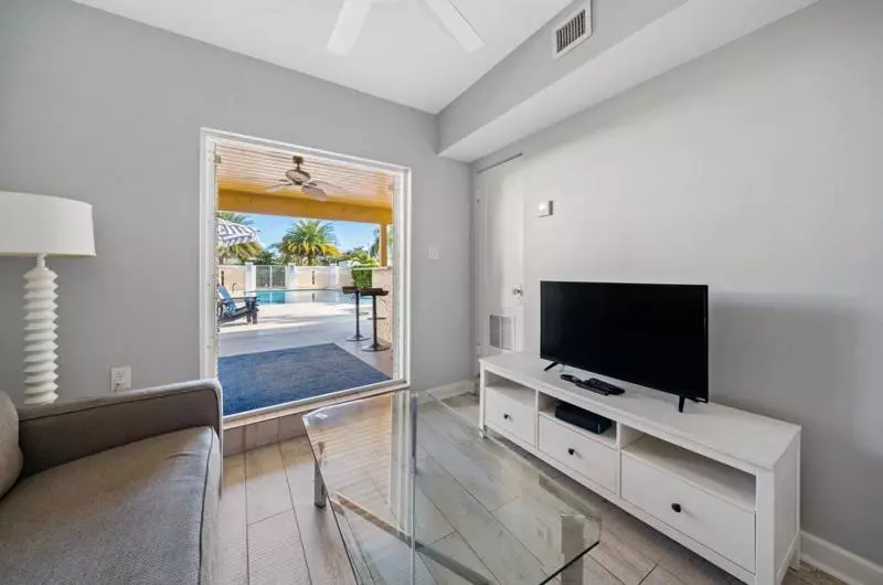 Capri Inn Villa
