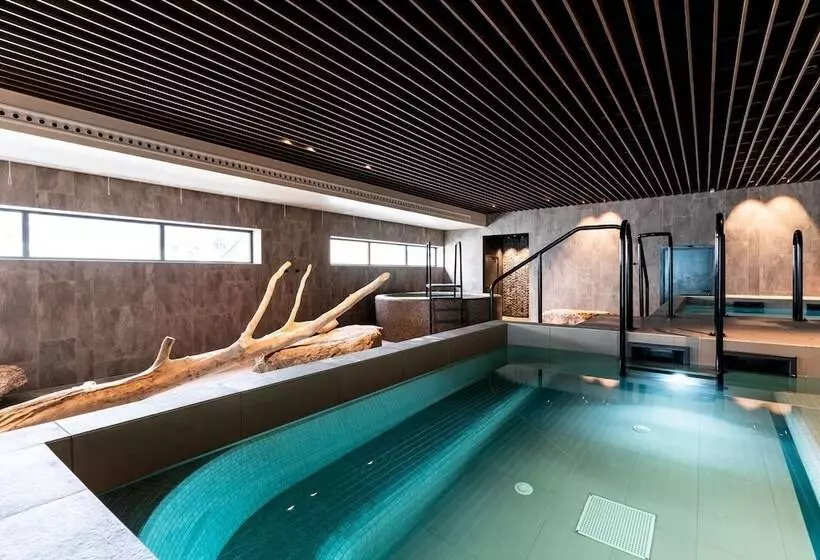 هتل Hôtel Roz Marine Thalasso Resort