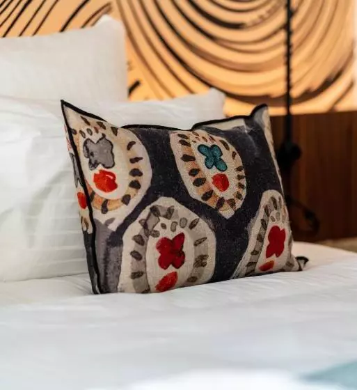 هتل Hôtel Roz Marine Thalasso Resort