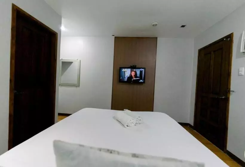 هتل Madonna Hometel And Suites