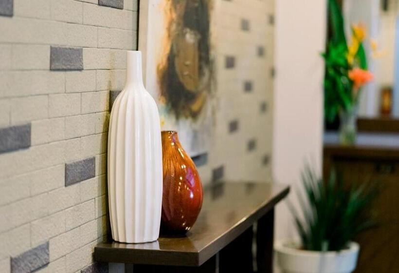 בית מלון כפרי Madonna Hometel And Suites