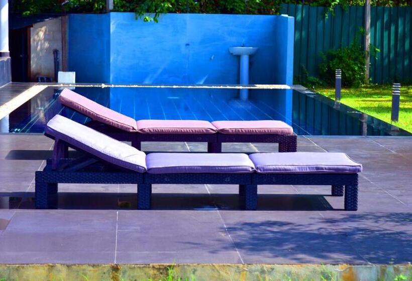 Отель Margosa Mountain Villa