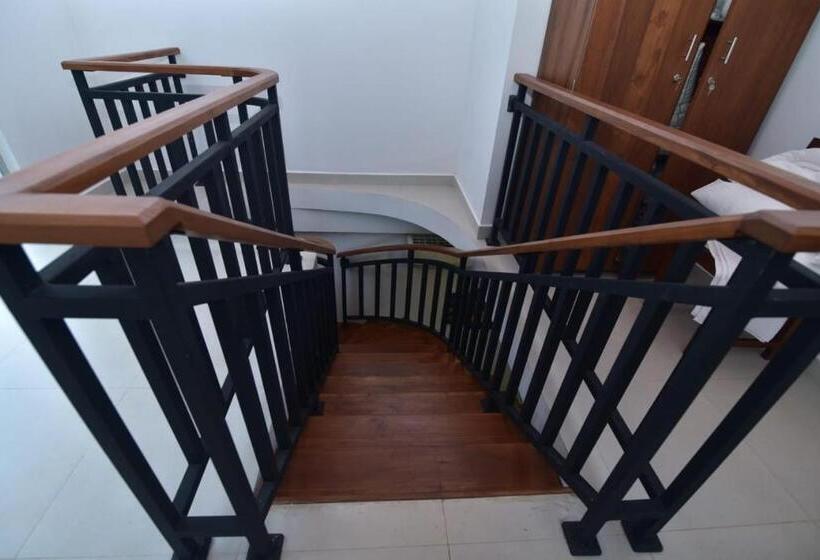 Отель Margosa Mountain Villa