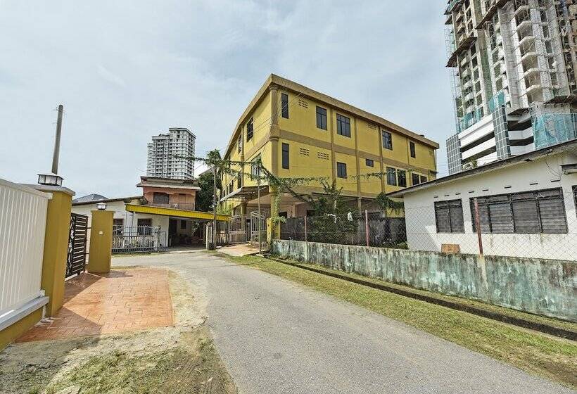 בית מלון כפרי Oyo 90706 Empire Inn 2