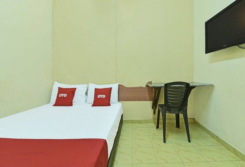 בית מלון כפרי Oyo 90706 Empire Inn 2