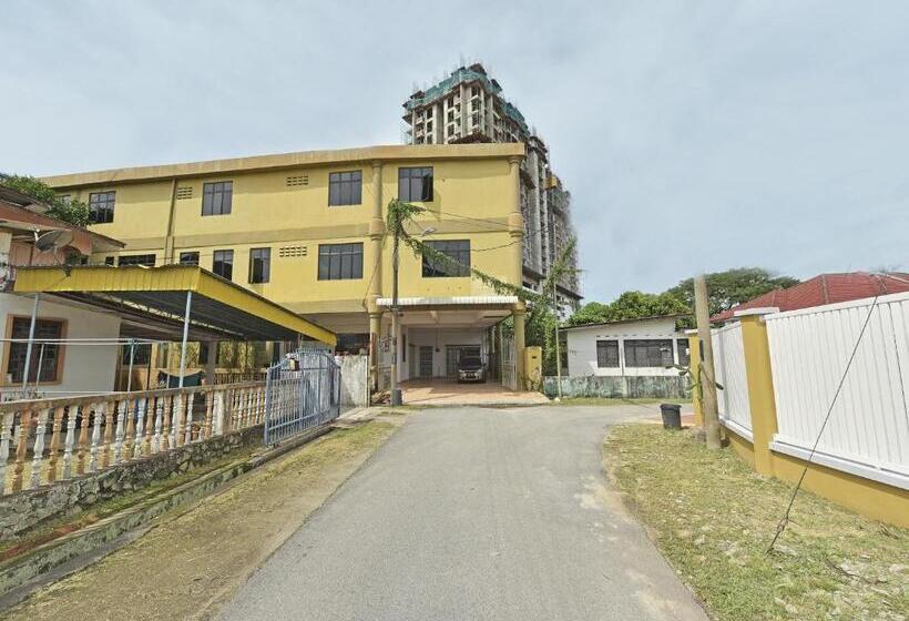 בית מלון כפרי Oyo 90706 Empire Inn 2