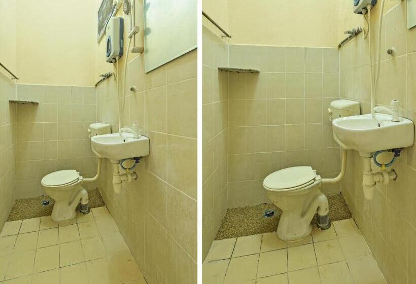 בית מלון כפרי Oyo 90706 Empire Inn 2