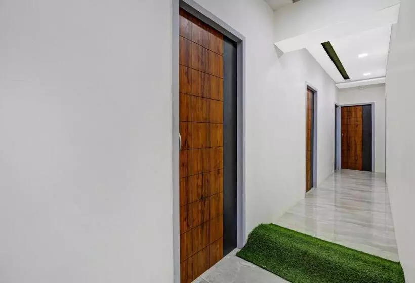 Hotelli Oyo Flagship 80611 On Off  Room