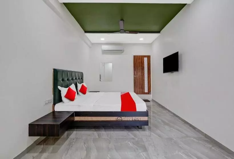 Hotelli Oyo Flagship 80611 On Off  Room