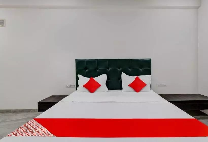 Hotelli Oyo Flagship 80611 On Off  Room