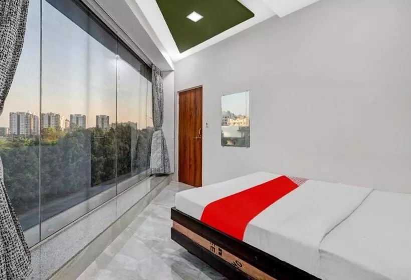 Hotelli Oyo Flagship 80611 On Off  Room