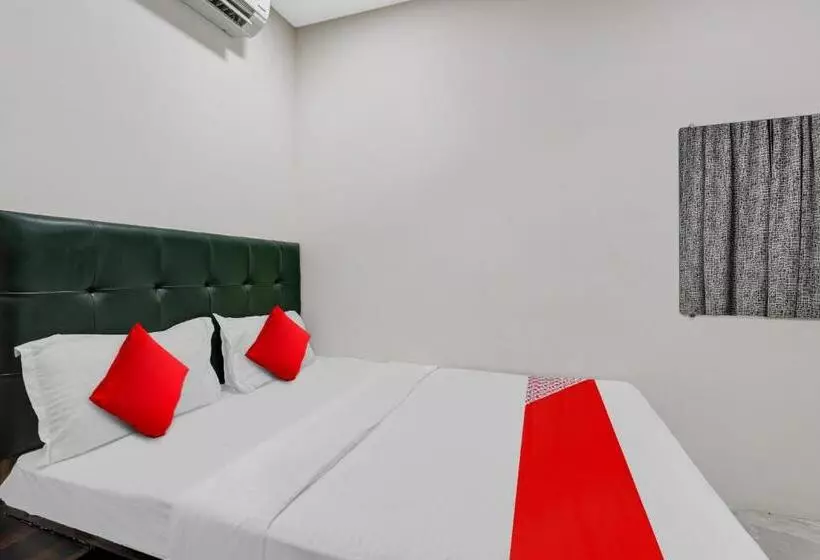 Hotelli Oyo Flagship 80611 On Off  Room