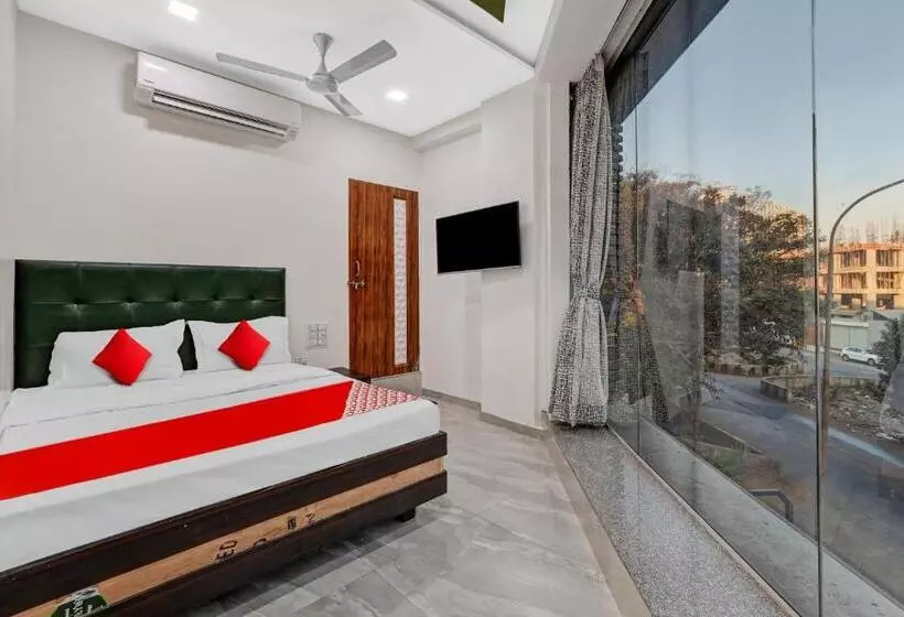 Hotelli Oyo Flagship 80611 On Off  Room